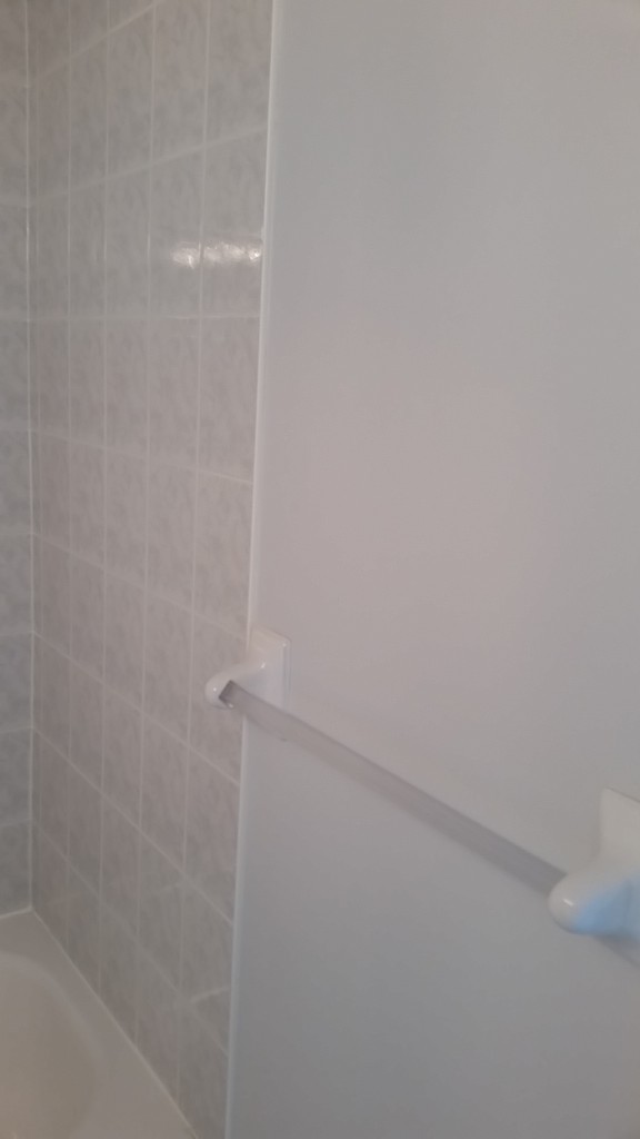 CIL - grey bathroom