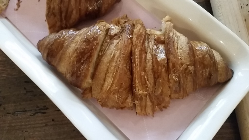 starbucks - croissant