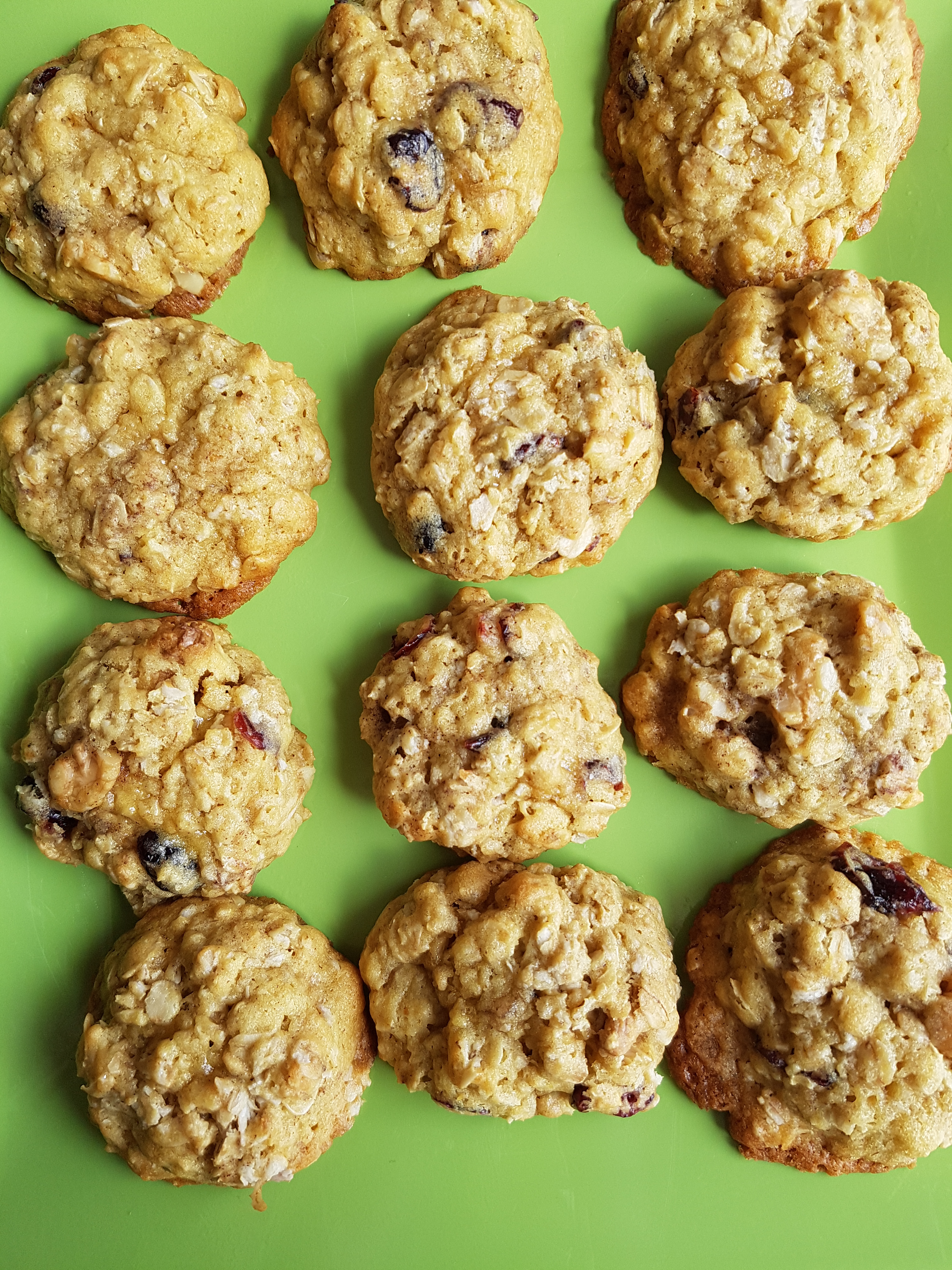 Recipe Oatmeal Raisin Cookies Momwhoruns