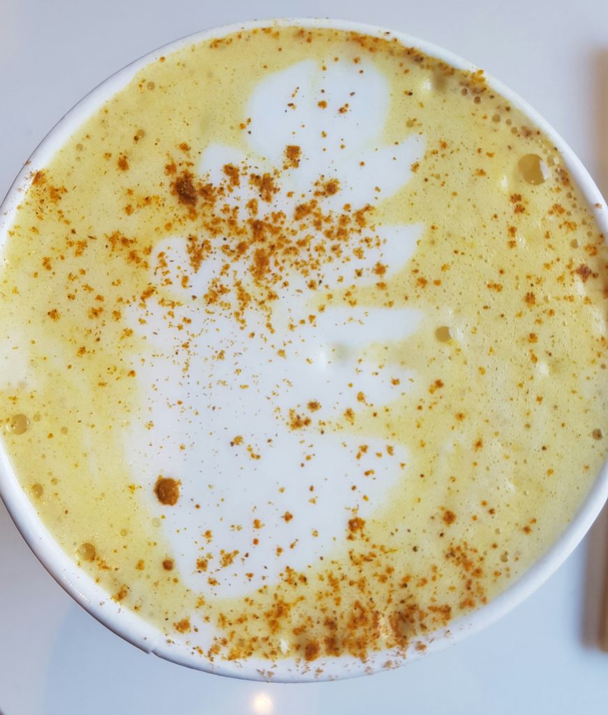 nut-bar-tumeric-latte